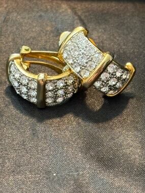 Vintage Rhinestone Clip On Earrings Gold Tone 1980s UNSIGNED